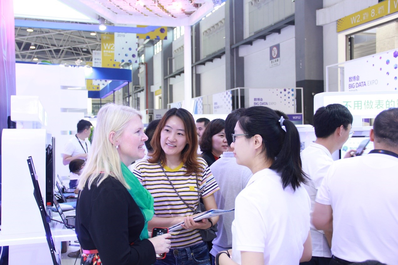 億信華辰產(chǎn)品受多國外賓關注